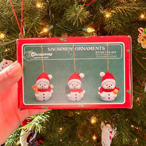 Vintage House of Lloyd "Christmas Around the World" Snowmen Ornament Set - Picture 3 of 3